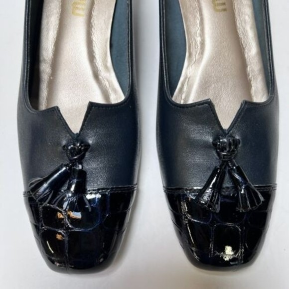Vintage California Magdesians Women Navy Leather Tassel Shoes 6.5W USA Made - Picture 4 of 15